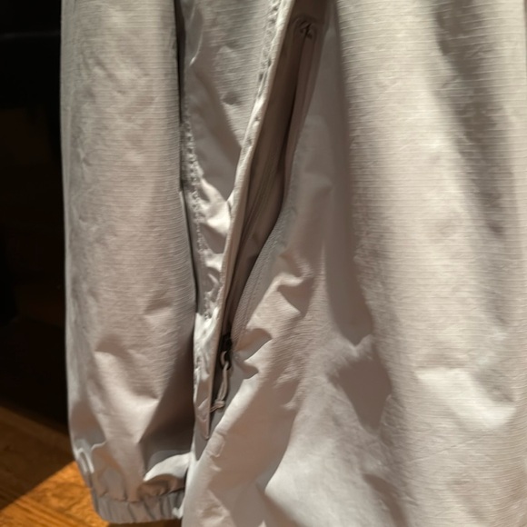 The North Face Gray and Black Jacket - Picture 5 of 7